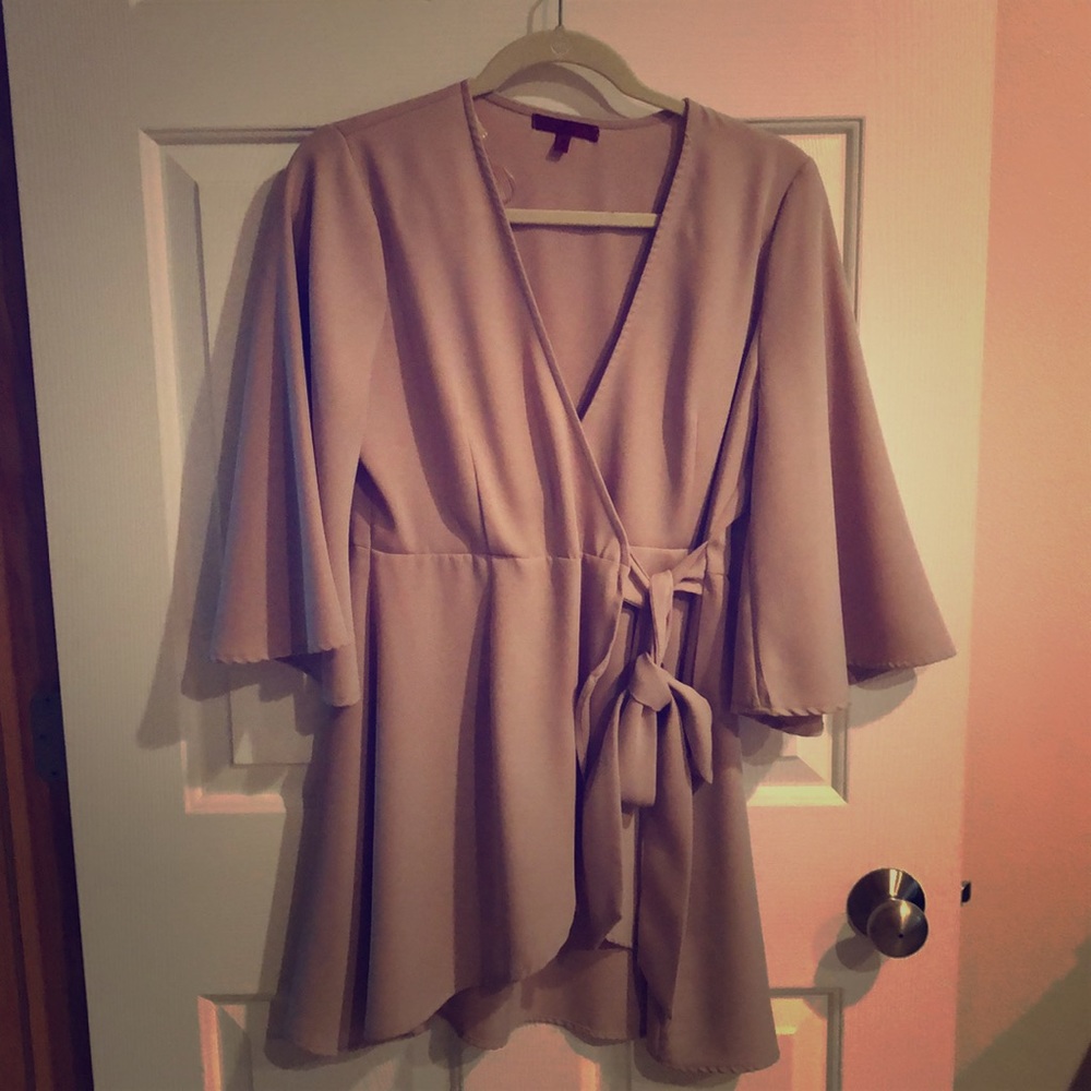 Buckle Red size blush medium wrap tunic